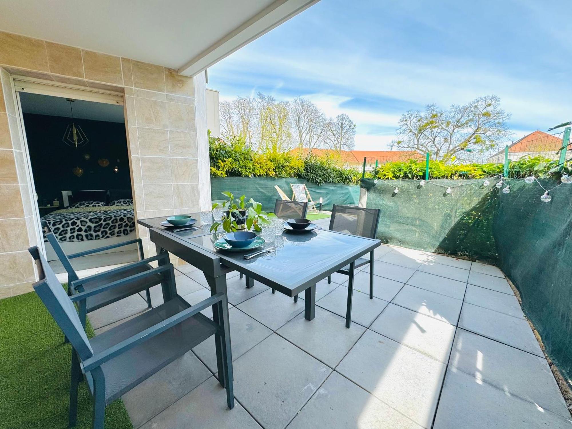 Le Nid Du Parc Apartment Dijon Bagian luar foto